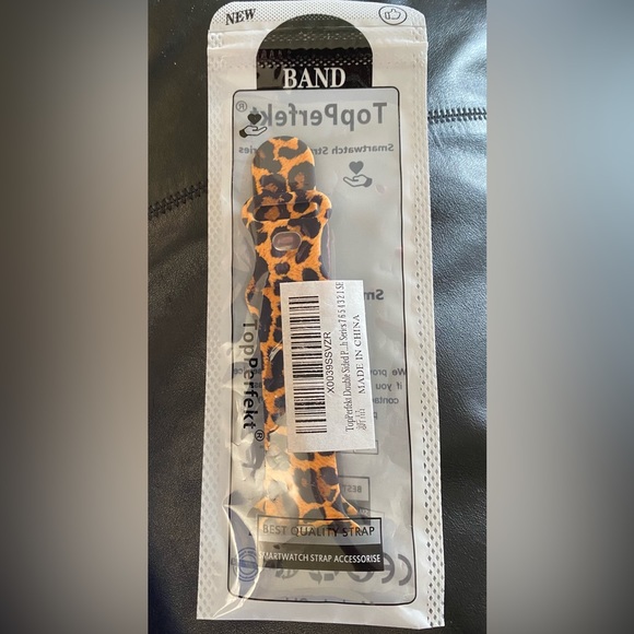 NWT Leopard print Apple watch band - Picture 3 of 5